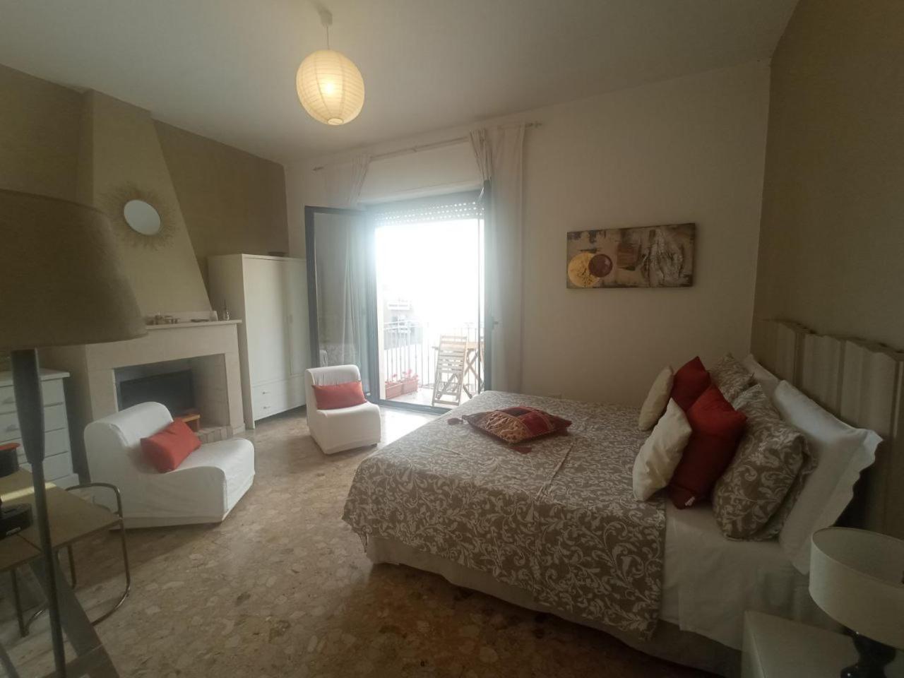 Myhouse Hotel Olbia Exterior foto
